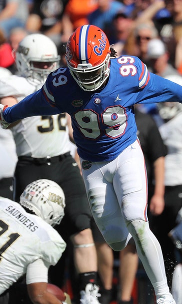 Red-hot Feleipe Franks, dominating defense power No. 13 Florida past Idaho in final home game of 2018